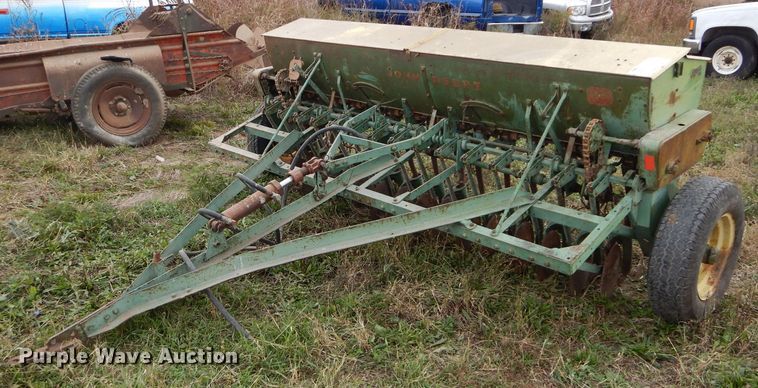 image for item DM0702 John Deere FB B  grain drill