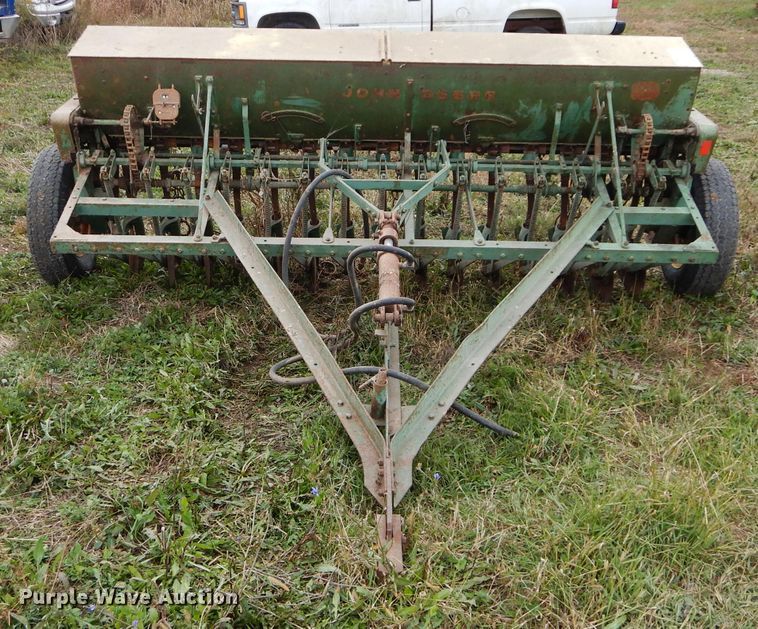 image for item DM0702 John Deere FB B  grain drill