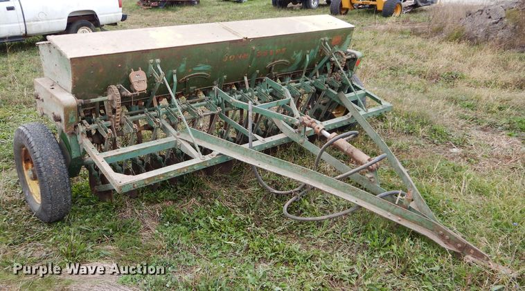 image for item DM0702 John Deere FB B  grain drill