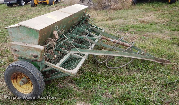 image for item DM0702 John Deere FB B  grain drill