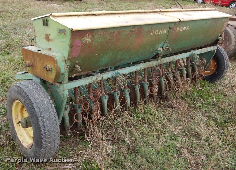 image for item DM0702 John Deere FB B  grain drill