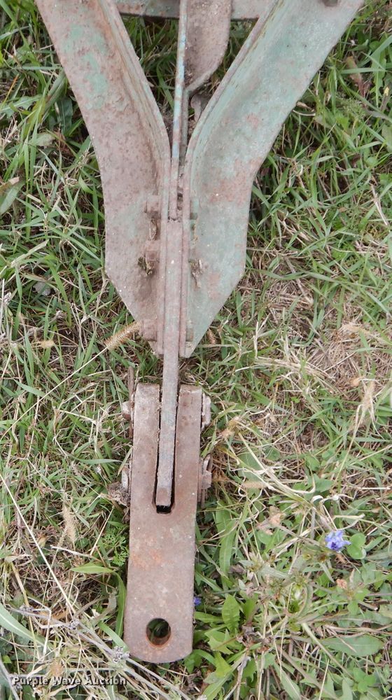 image for item DM0702 John Deere FB B  grain drill