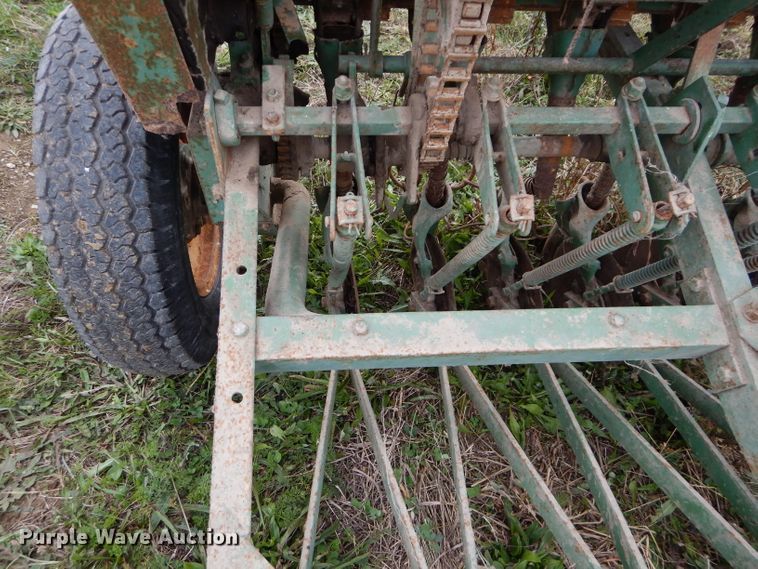 image for item DM0702 John Deere FB B  grain drill