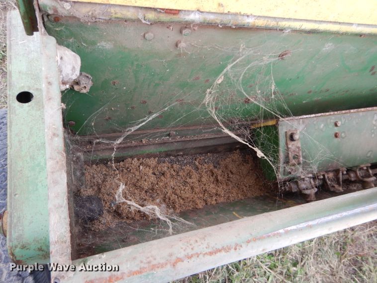 image for item DM0702 John Deere FB B  grain drill