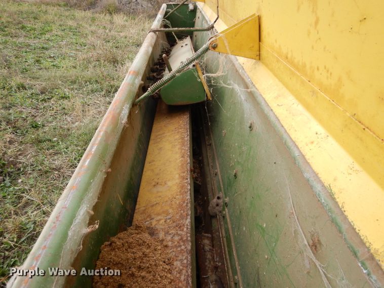 image for item DM0702 John Deere FB B  grain drill
