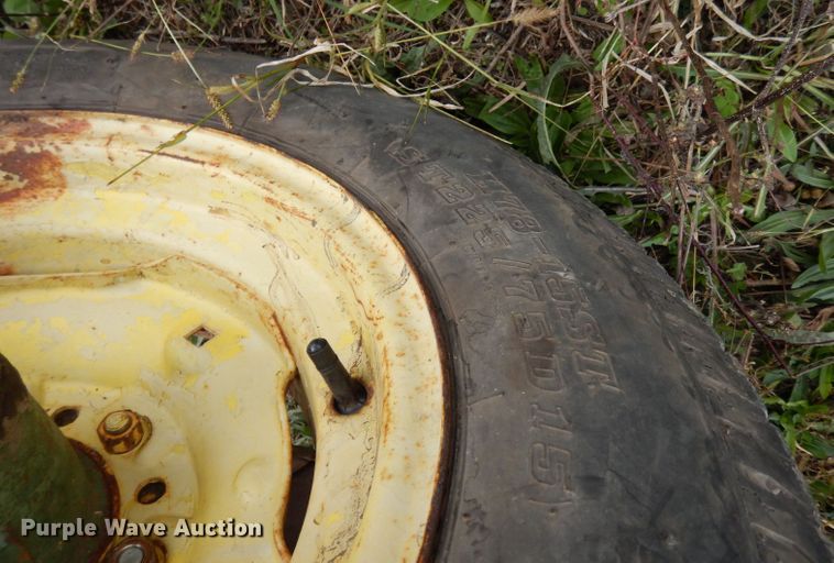 image for item DM0702 John Deere FB B  grain drill