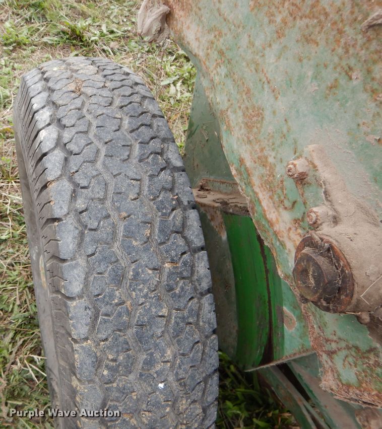 image for item DM0702 John Deere FB B  grain drill