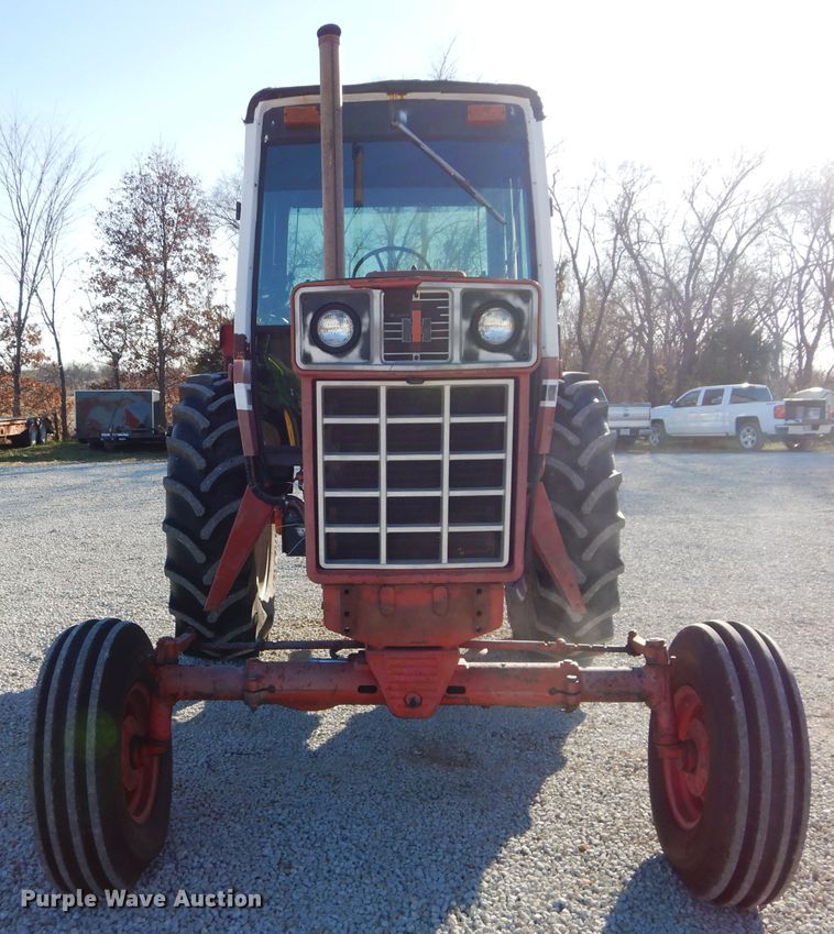 image for item DM4420 1977 International 986  tractor