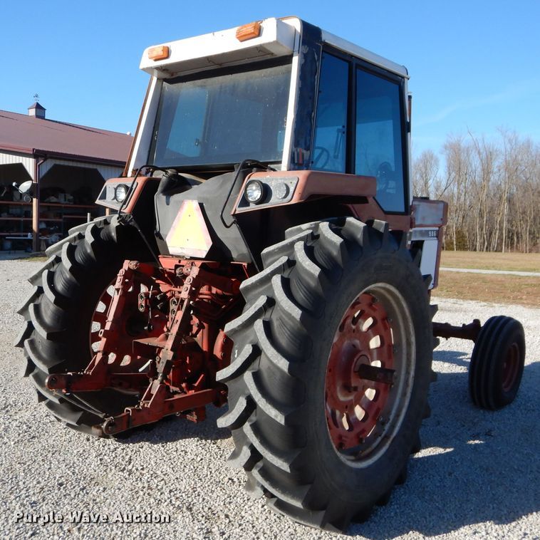 image for item DM4420 1977 International 986  tractor