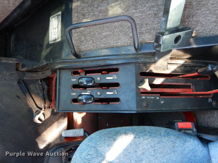 image for item DM4420 1977 International 986  tractor