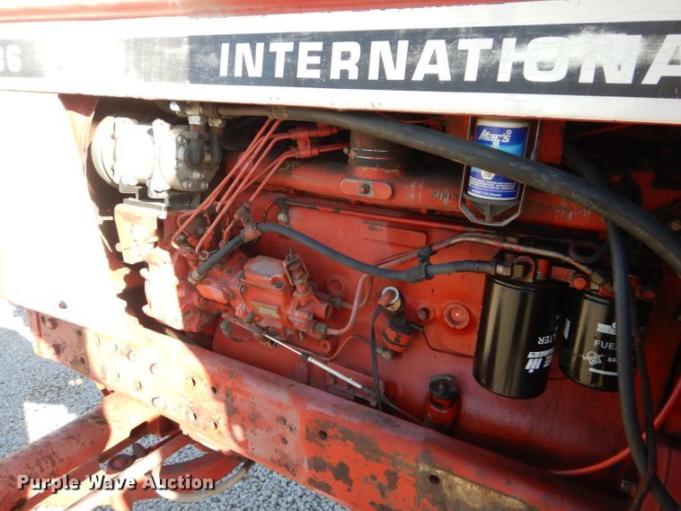 image for item DM4420 1977 International 986  tractor