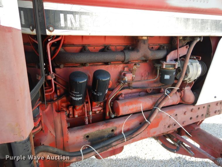 image for item DM4420 1977 International 986  tractor