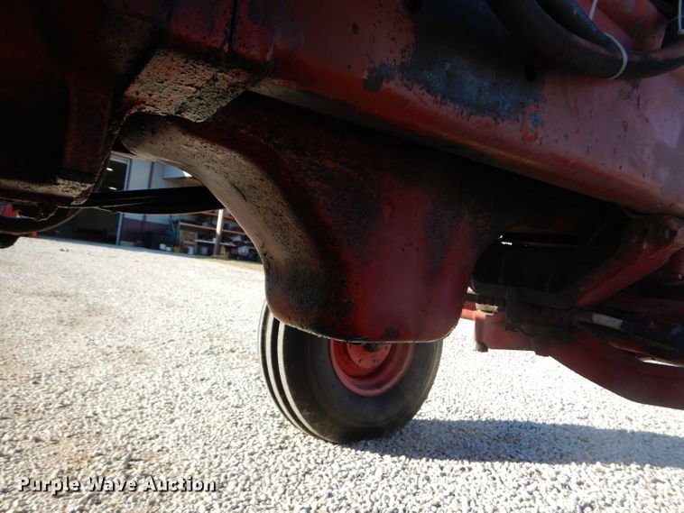 image for item DM4420 1977 International 986  tractor