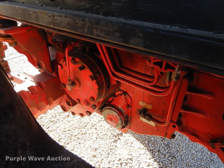 image for item DM4420 1977 International 986  tractor