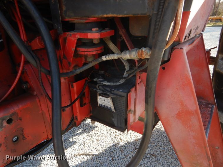 image for item DM4420 1977 International 986  tractor