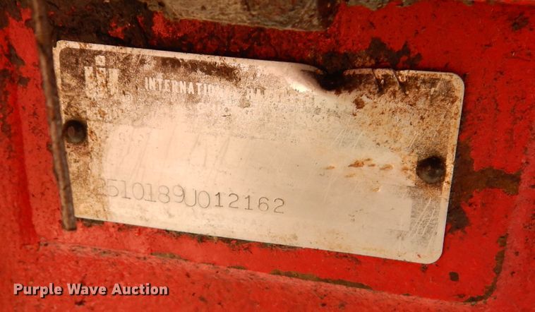 image for item DM4420 1977 International 986  tractor