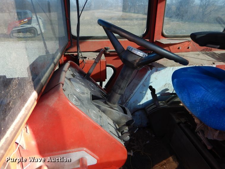 image for item DM4422 1972 Massey Ferguson 1130  tractor