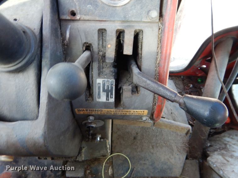 image for item DM4422 1972 Massey Ferguson 1130  tractor