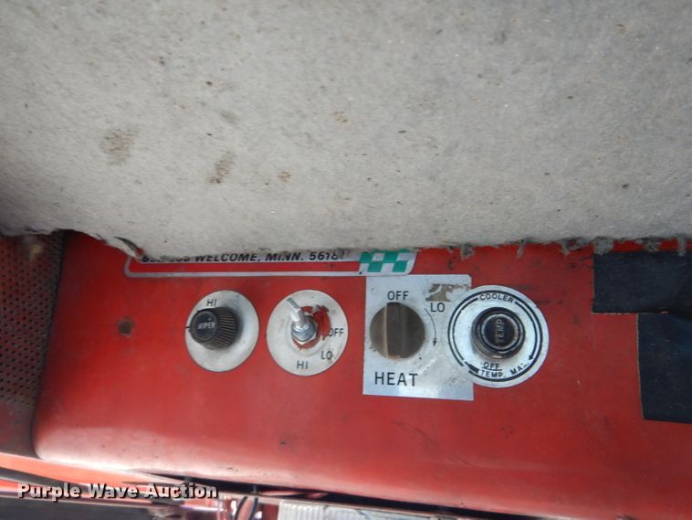 image for item DM4422 1972 Massey Ferguson 1130  tractor