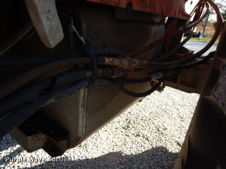 image for item DM4422 1972 Massey Ferguson 1130  tractor