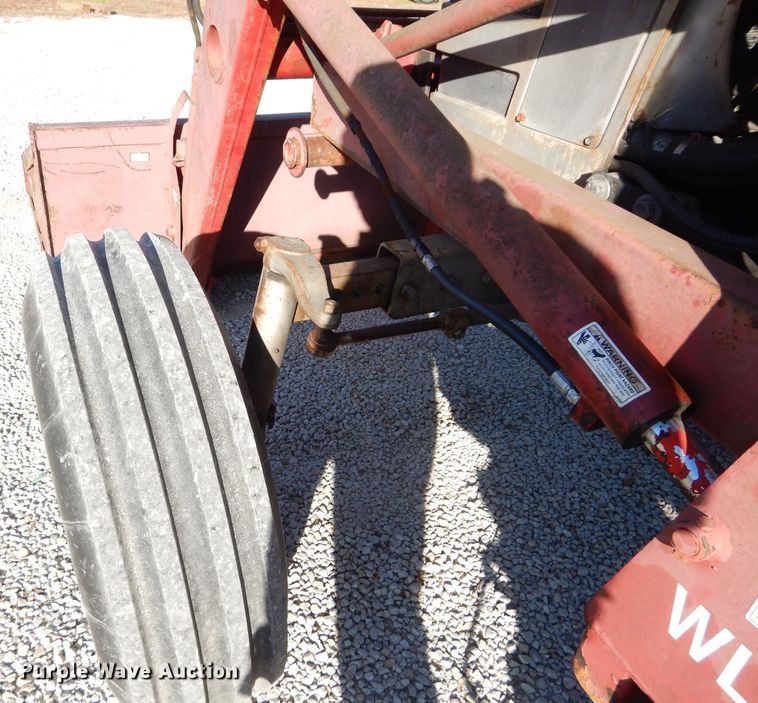 image for item DM4422 1972 Massey Ferguson 1130  tractor