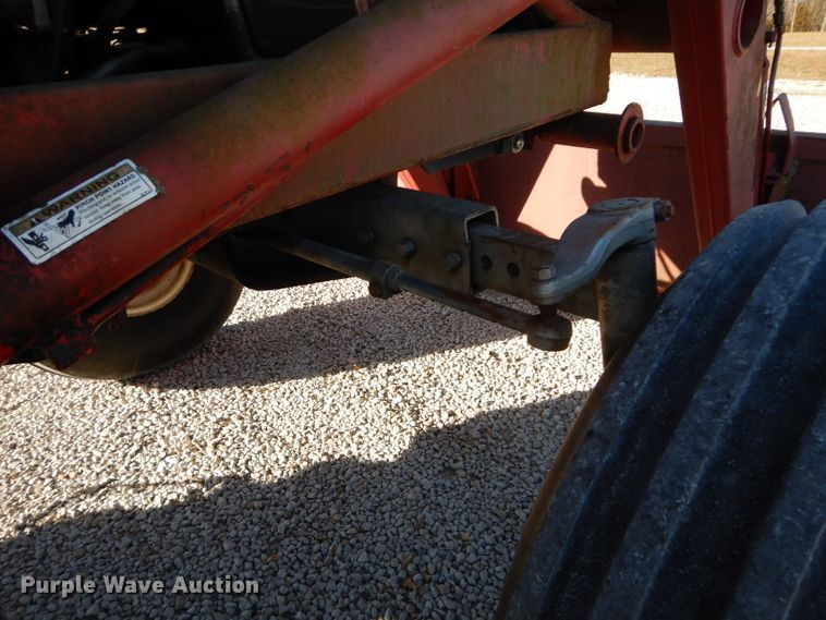 image for item DM4422 1972 Massey Ferguson 1130  tractor