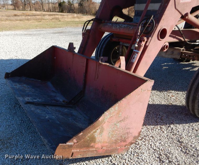 image for item DM4422 1972 Massey Ferguson 1130  tractor