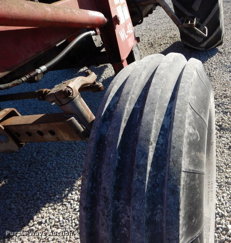 image for item DM4422 1972 Massey Ferguson 1130  tractor