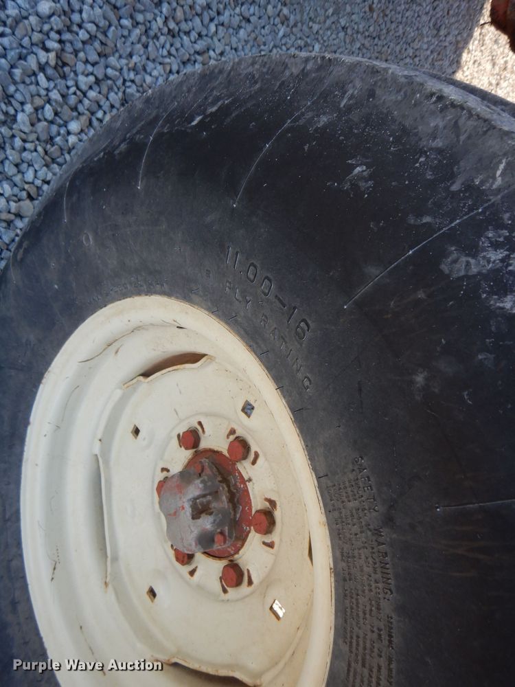 image for item DM4422 1972 Massey Ferguson 1130  tractor