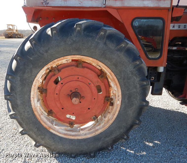 image for item DM4422 1972 Massey Ferguson 1130  tractor