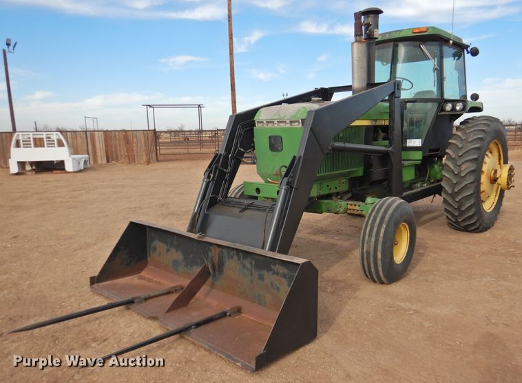 image for item DN0072 1990 John Deere 4555  tractor