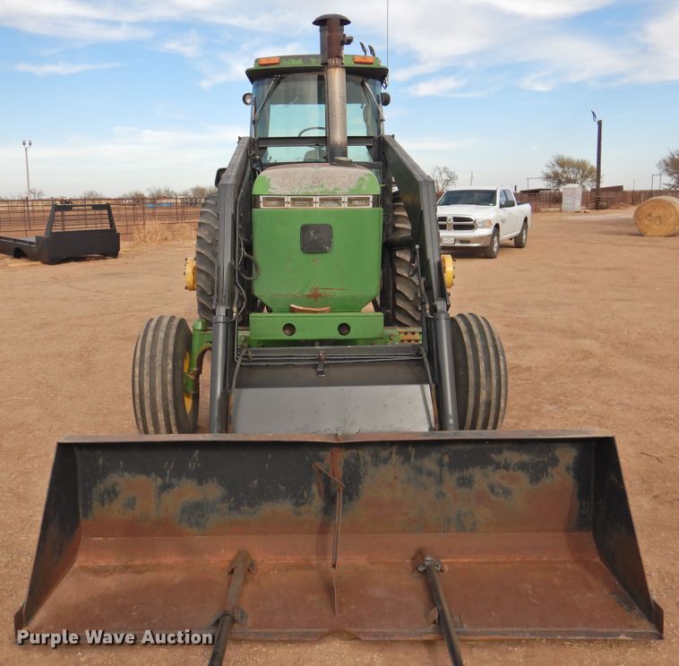 image for item DN0072 1990 John Deere 4555  tractor