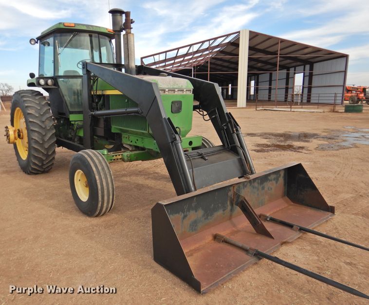 image for item DN0072 1990 John Deere 4555  tractor