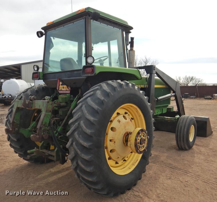 image for item DN0072 1990 John Deere 4555  tractor