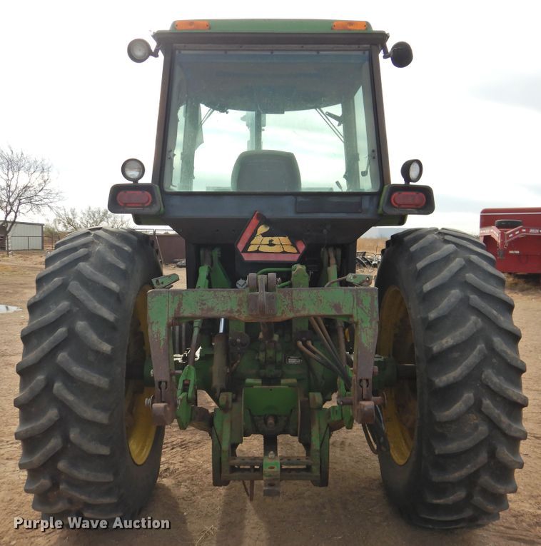 image for item DN0072 1990 John Deere 4555  tractor