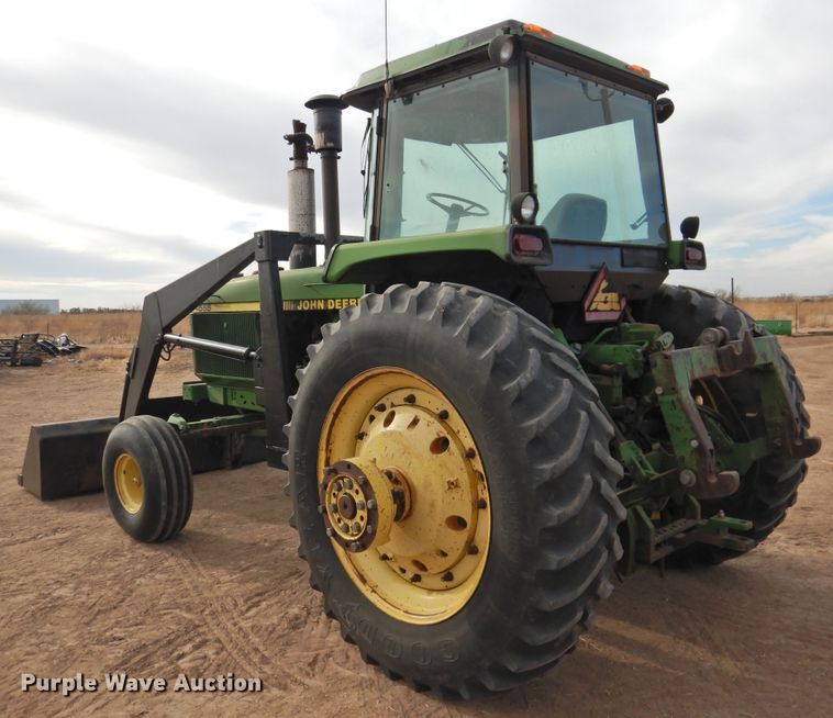 image for item DN0072 1990 John Deere 4555  tractor