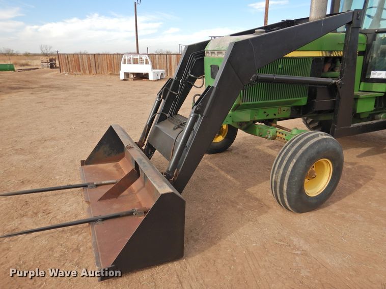 image for item DN0072 1990 John Deere 4555  tractor