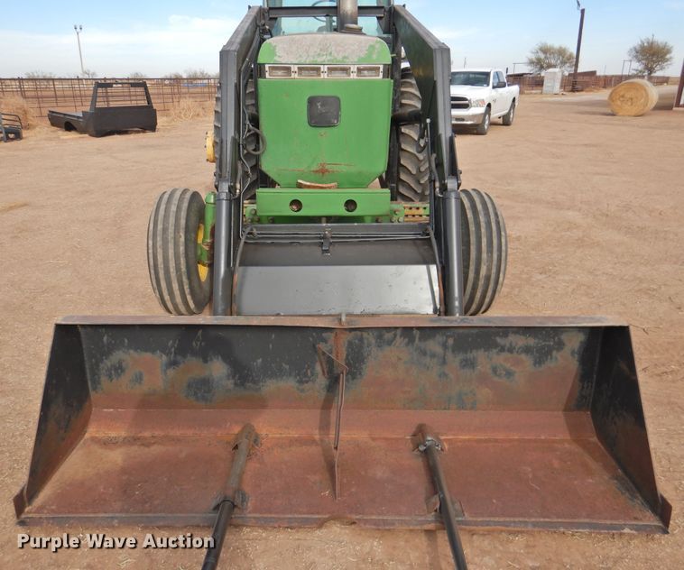 image for item DN0072 1990 John Deere 4555  tractor