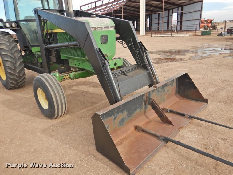 image for item DN0072 1990 John Deere 4555  tractor