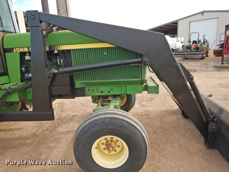 image for item DN0072 1990 John Deere 4555  tractor