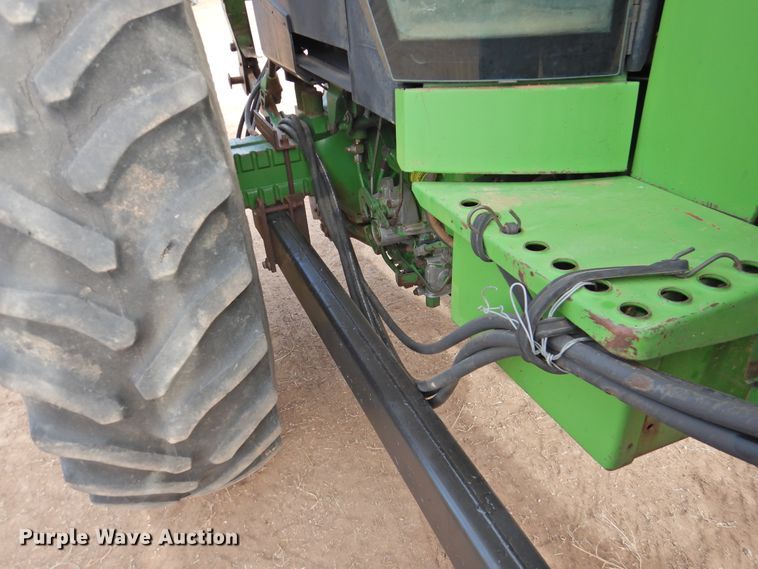 image for item DN0072 1990 John Deere 4555  tractor