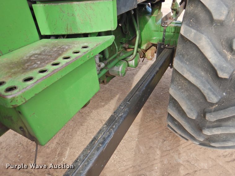 image for item DN0072 1990 John Deere 4555  tractor