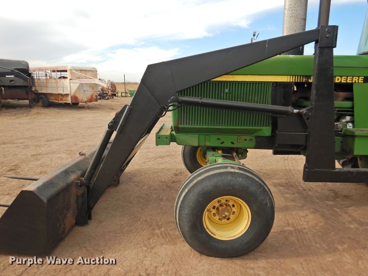 image for item DN0072 1990 John Deere 4555  tractor