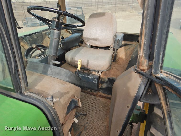 image for item DN0072 1990 John Deere 4555  tractor