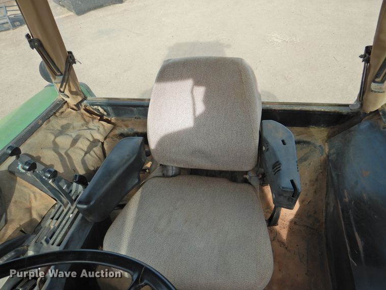 image for item DN0072 1990 John Deere 4555  tractor