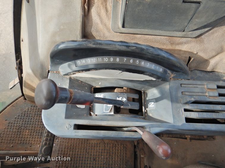 image for item DN0072 1990 John Deere 4555  tractor