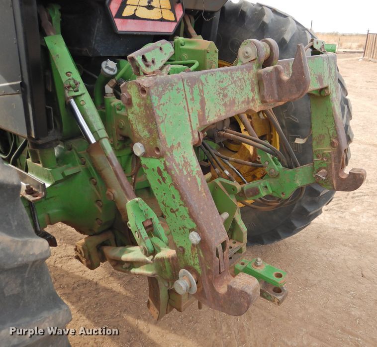 image for item DN0072 1990 John Deere 4555  tractor