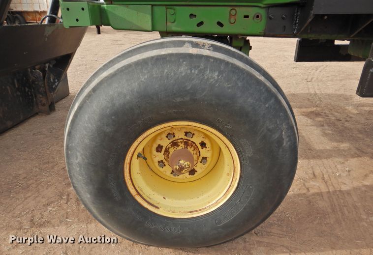 image for item DN0072 1990 John Deere 4555  tractor