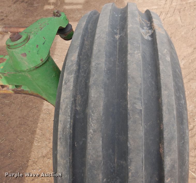 image for item DN0072 1990 John Deere 4555  tractor