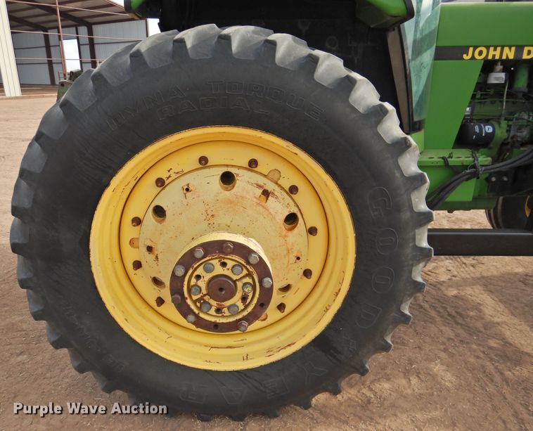 image for item DN0072 1990 John Deere 4555  tractor